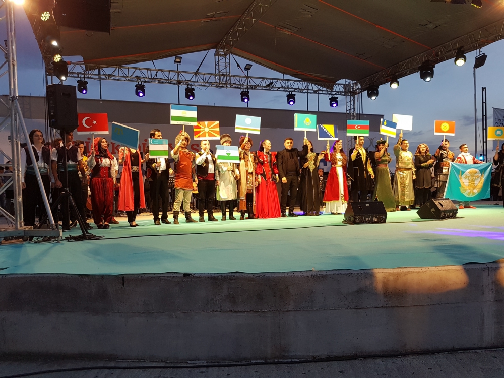 Darıca Belediyesi... TÜRKİ DEVLETLERİ KUCAKLADI... 2