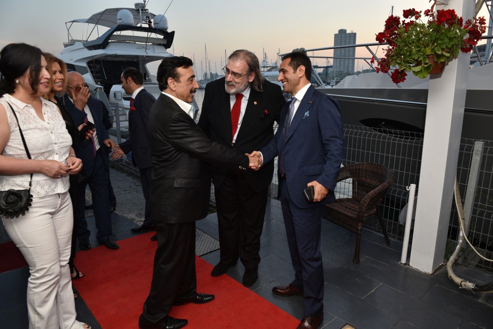 BVS İFTARINDA İZDİHAM…