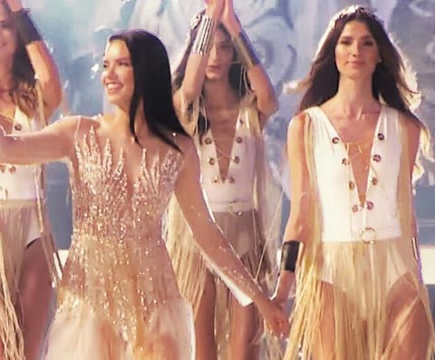 ADRİANA LİMA'NIN ELİNDEN TUTTUĞU TÜRK MODEL KİM?