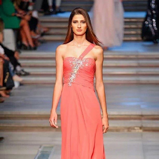 ADRİANA LİMA'NIN ELİNDEN TUTTUĞU TÜRK MODEL KİM? 10