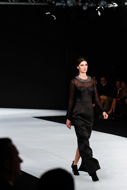 ADRİANA LİMA'NIN ELİNDEN TUTTUĞU TÜRK MODEL KİM? 22