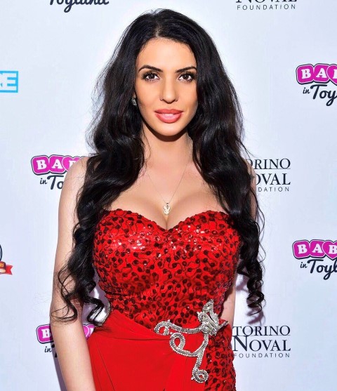 Elif Çelik… THE SUN’A KONU, GÜNEY AFRİKA PLAYBOY'A KAPAK OLDU 19