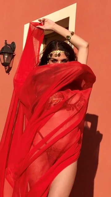 Elif Çelik… THE SUN’A KONU, GÜNEY AFRİKA PLAYBOY'A KAPAK OLDU 68