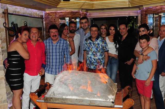 6 YAŞINDAKİ MÜZİSYENİN DOĞUM GÜNÜNE ÜNLÜ YAĞDI! 11