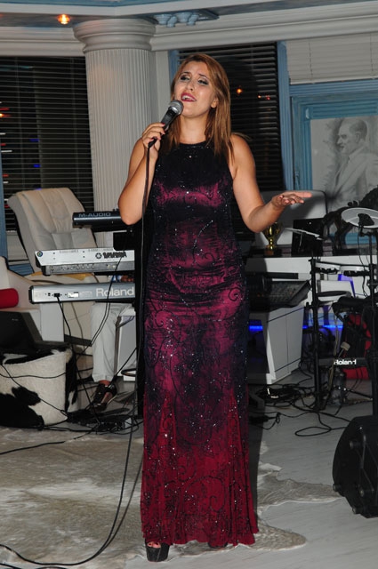 6 YAŞINDAKİ MÜZİSYENİN DOĞUM GÜNÜNE ÜNLÜ YAĞDI! 14