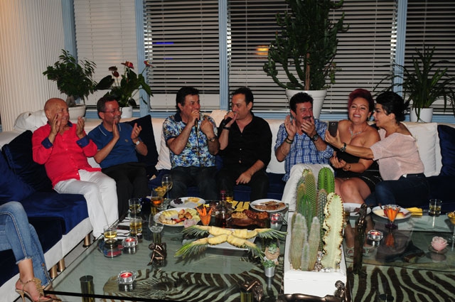 6 YAŞINDAKİ MÜZİSYENİN DOĞUM GÜNÜNE ÜNLÜ YAĞDI! 23