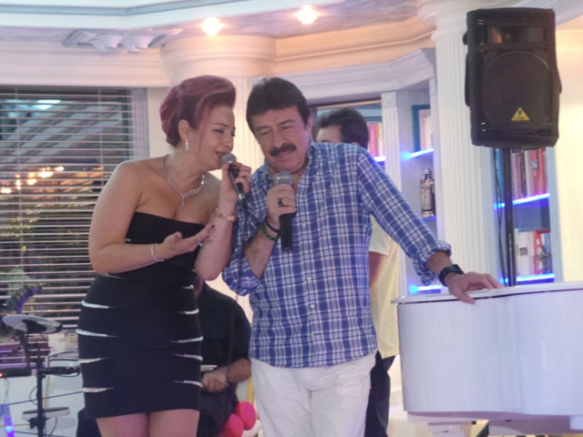 6 YAŞINDAKİ MÜZİSYENİN DOĞUM GÜNÜNE ÜNLÜ YAĞDI! 34