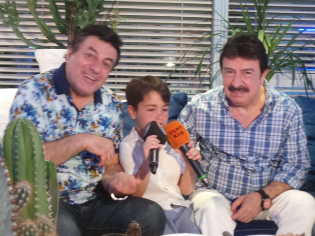 6 YAŞINDAKİ MÜZİSYENİN DOĞUM GÜNÜNE ÜNLÜ YAĞDI! 7