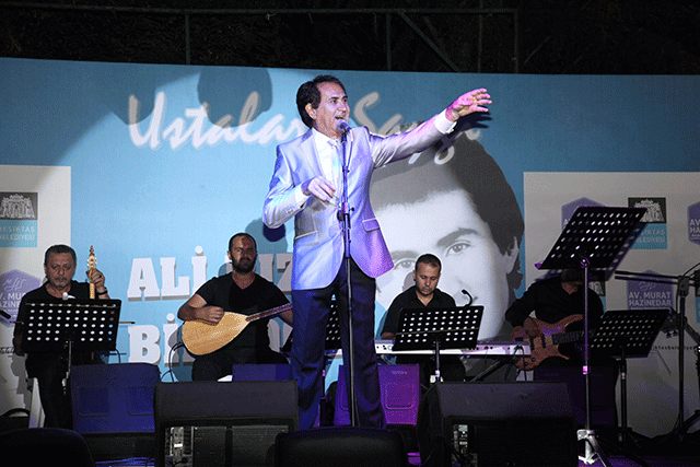 Ali Rıza Binboğa... USTALARA SAYGI GECESİ'NDE MUHTEŞEM KONSER!