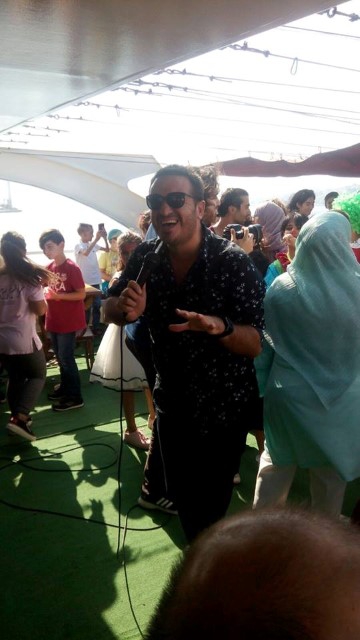 LÖSEMİLİ ÇOCUKLAR TEKNE TURUNDA SANATÇILARLA KUCAKLAŞTI 11