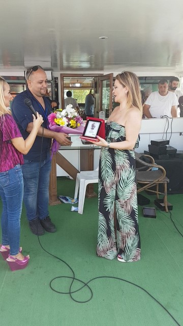 LÖSEMİLİ ÇOCUKLAR TEKNE TURUNDA SANATÇILARLA KUCAKLAŞTI 13