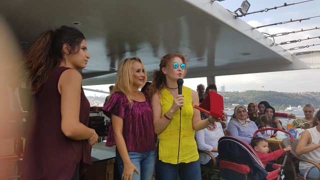 LÖSEMİLİ ÇOCUKLAR TEKNE TURUNDA SANATÇILARLA KUCAKLAŞTI 8