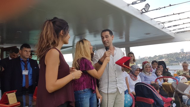 LÖSEMİLİ ÇOCUKLAR TEKNE TURUNDA SANATÇILARLA KUCAKLAŞTI 9