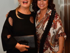 Nilgün Belgün... 41. SANAT YILINI SAHNEDE KUTLADI!..