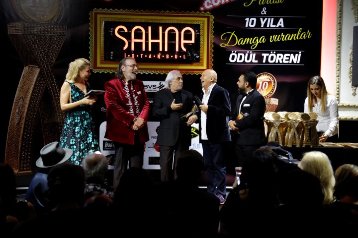 10.YILIMIZDA KURUMSAL ÖDÜLLERİMİZ! 13