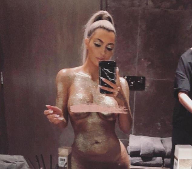 Kim Kardashian... ÇIRILÇIPLAK SERE SERPE!..