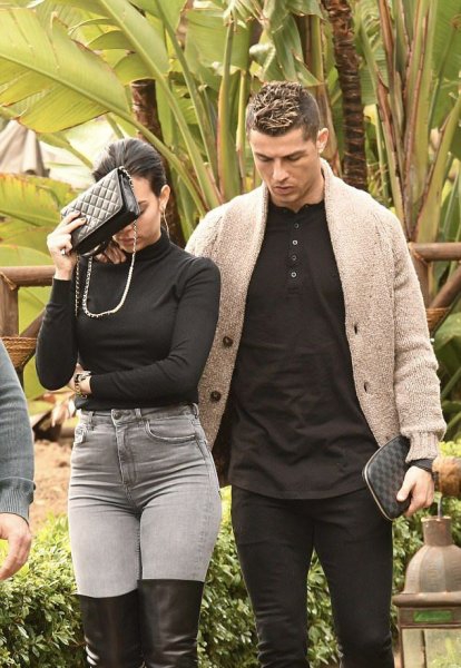 Cristiano Ronaldo... SEVGİLİSİ İLE ARASI BOZULDU... 1