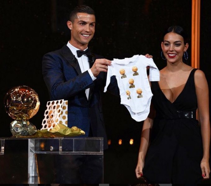 Cristiano Ronaldo... SEVGİLİSİ İLE ARASI BOZULDU... 11