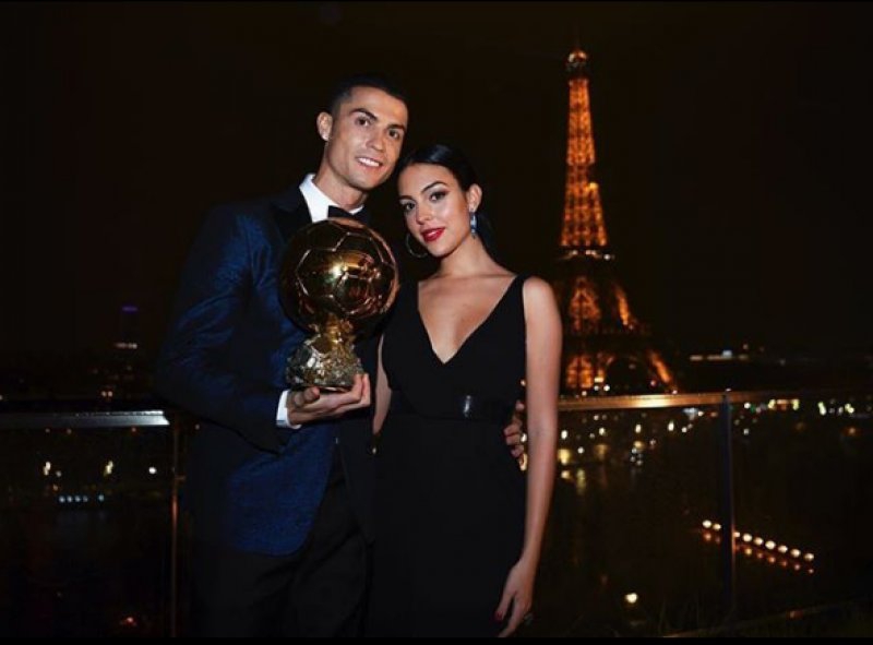 Cristiano Ronaldo... SEVGİLİSİ İLE ARASI BOZULDU... 21