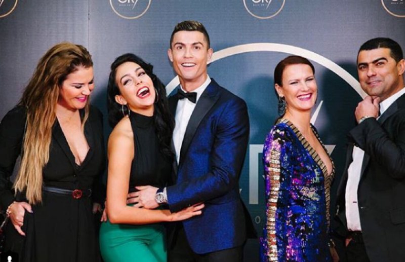 Cristiano Ronaldo... SEVGİLİSİ İLE ARASI BOZULDU... 9