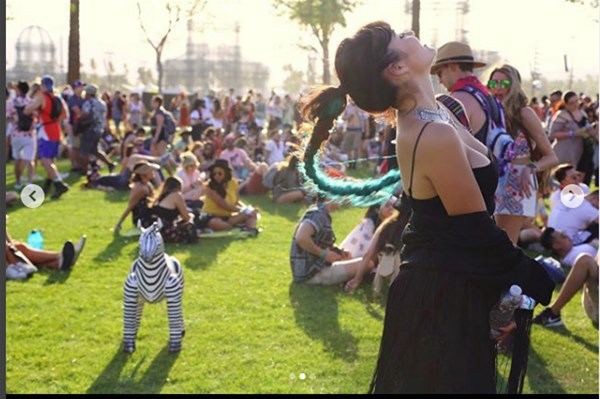 Hande Erçel... FESTİVALDE SINIRLARI ZORLADI!.. 3