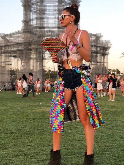 Hande Erçel... FESTİVALDE SINIRLARI ZORLADI!.. 7