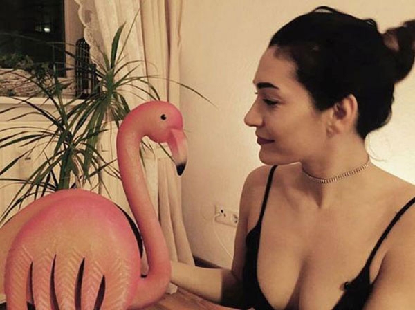 Survivor Berna... SURVIVOR'DAN ELENDİ SOSYAL MEDYADA FENOMEN OLDU!.. 17