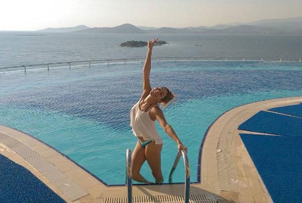 Survivor Berna... SURVIVOR'DAN ELENDİ SOSYAL MEDYADA FENOMEN OLDU!..
