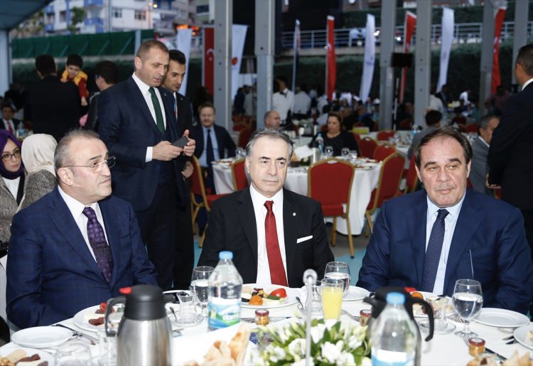 GÖRKEMLİ FETİH ŞÖLENİNE ÜNLÜ AKINI