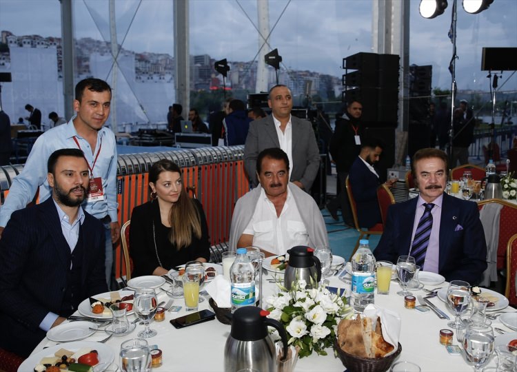 GÖRKEMLİ FETİH ŞÖLENİNE ÜNLÜ AKINI
