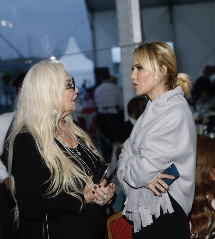 GÖRKEMLİ FETİH ŞÖLENİNE ÜNLÜ AKINI 9