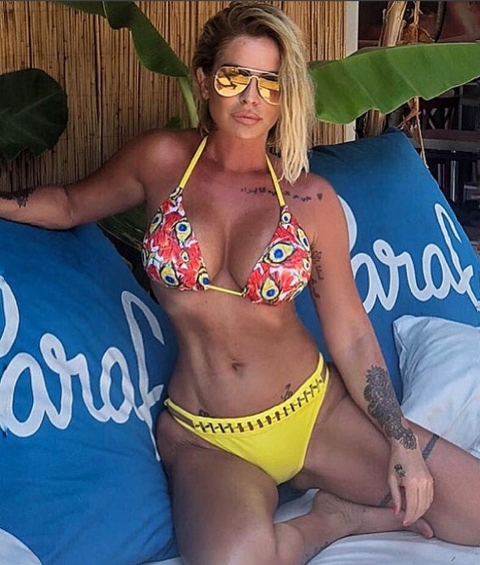 Berna Arıcı… 2018 YAZININ UZAK ARA İKON ŞAMPİYONU!... 62