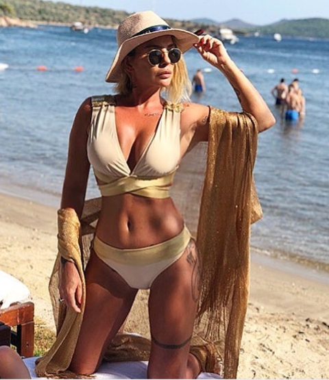 Berna Arıcı… 2018 YAZININ UZAK ARA İKON ŞAMPİYONU!... 65