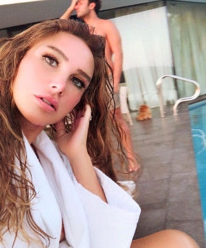 ÜNLÜ İSİMLERİN HİÇ BİLİNMEYEN TUHAF ALIŞKANLIKLARI... 9