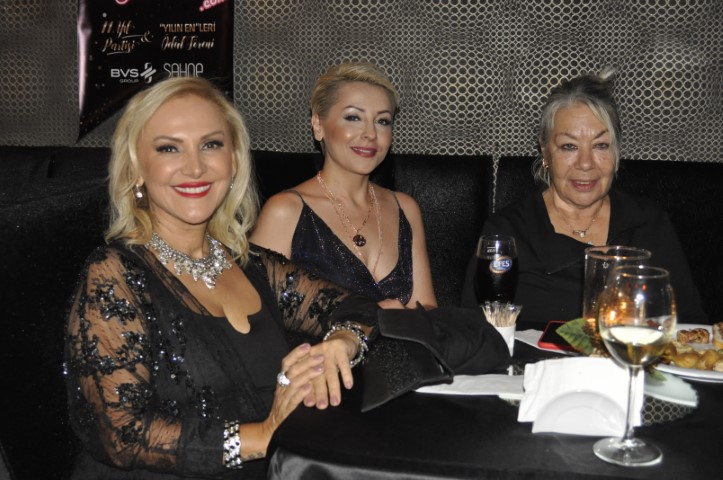 Magazinkolik 11. Yıl... ÖDÜL TÖRENİ ÖNCESİ KOKTEYL... 35