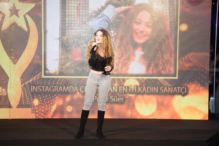 “ALTIN PORTAL” ÖDÜLLERİ ÇOK RENKLİ GÖRÜNTÜLERLE DAĞITILDI… 34