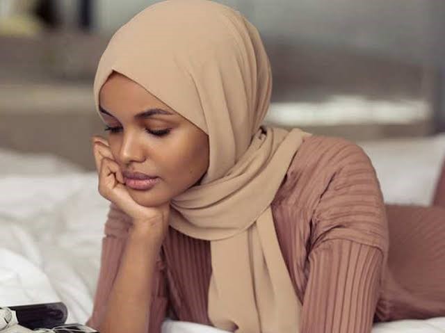 Halima…"GÜZEL OLMAK İÇİN YARIÇIPLAK GİYİNMEYE GEREK YOK " 12