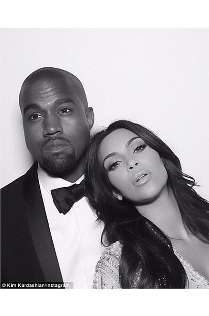 Kim Kardashian... EVLİLİK YILDÖNÜMÜNDE ÖZEL RESİMLER! 9