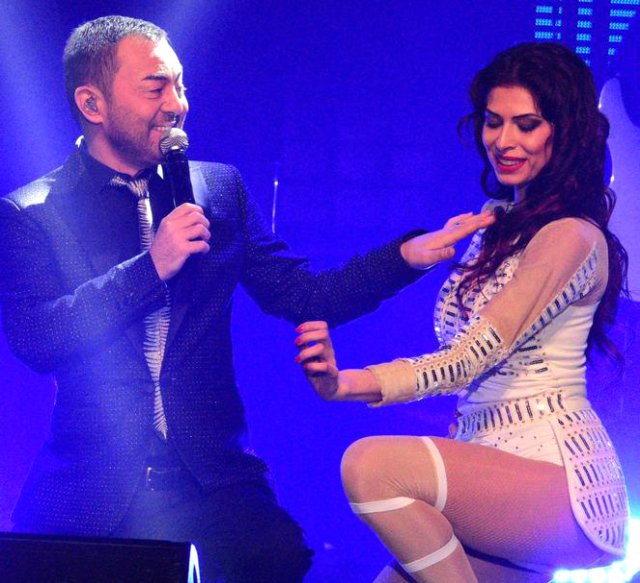 Serdar Ortaç... SEKSİ DANSÇISIYLA İMTİHANI!..