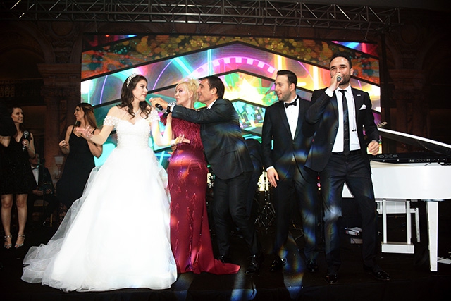 Ömür Gedik... KIZINI EVLENDİRDİ! 16