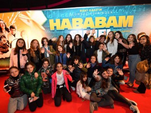 Hababam Sınıfı Yeniden... GALADAN KAHKAHA VE PEKİYİ ALDI!..