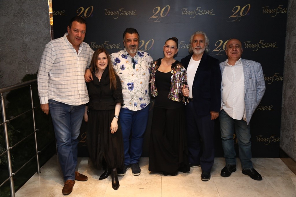 Tümay Özokur... MESLEKTE 20. YILINI KUTLADI!.. 13