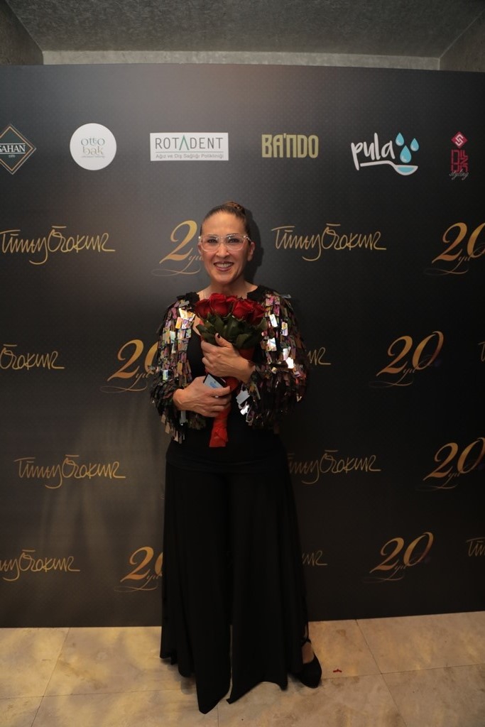 Tümay Özokur... MESLEKTE 20. YILINI KUTLADI!.. 22