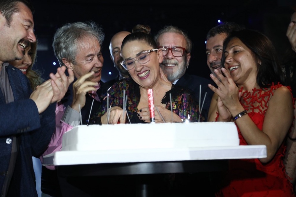 Tümay Özokur... MESLEKTE 20. YILINI KUTLADI!.. 9