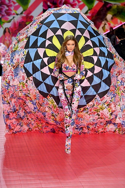 Victoria’s Secret... YILBAŞI ŞOVU İÇİN SÜRPRİZ KARAR!