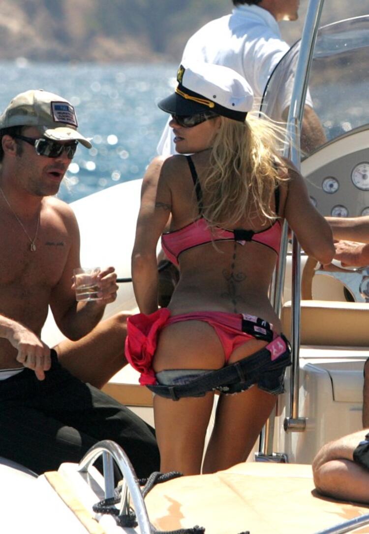 Pamela Anderson… FENER’İN YENİ TRANSFERİNİN EKİ SEVGİLİSİ!