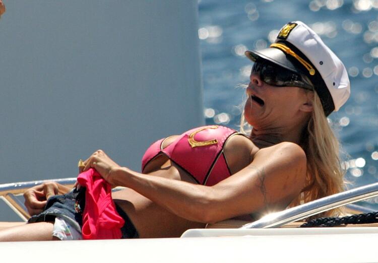 Pamela Anderson… FENER’İN YENİ TRANSFERİNİN EKİ SEVGİLİSİ!