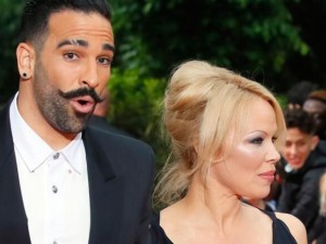 Pamela Anderson… FENER’İN YENİ TRANSFERİNİN EKİ SEVGİLİSİ!