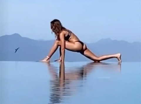 Eliz Sakuçoğlu...BİKİNİYLE SPOR YAPTI! 8