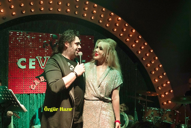 Sevda Giray… GALA GECESİNE ÜNLÜ YAĞMURU